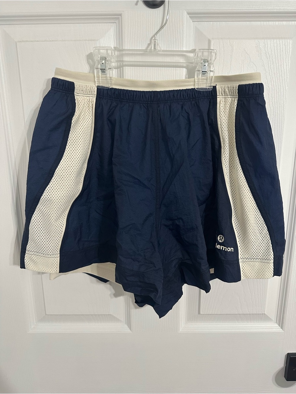 Lululemon Shorts - Size 6